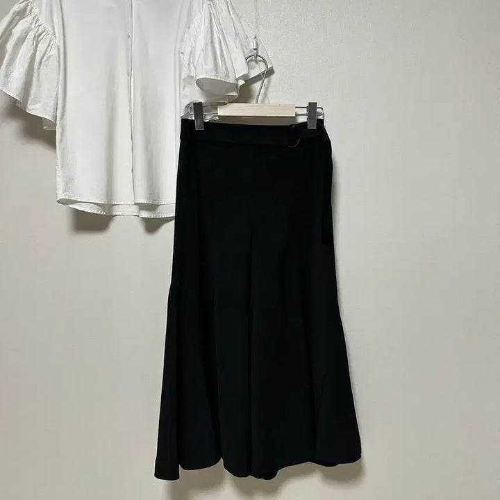 [BUNJANG] It Michaa Flare Culottes Pants / 잇미샤 플레어 퀄롯 팬츠