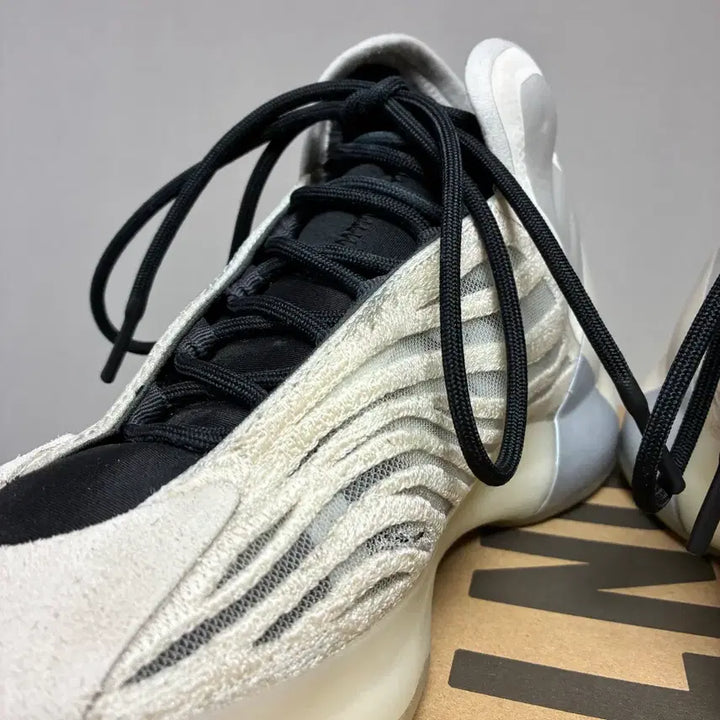 [BUNJANG] Adidas YZY QNTM Mist Slate Sneakers / [260]아디다스 YZY QNTM 퀀텀 미스트슬레이트