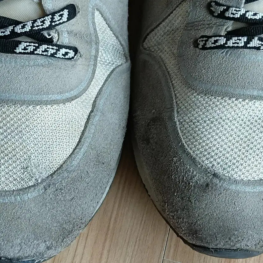 [BUNJANG] Golden Goose Running Sneakers Grey/Yellow Size 43 / 골든구스 러닝 스니커즈 그레이/옐로우43