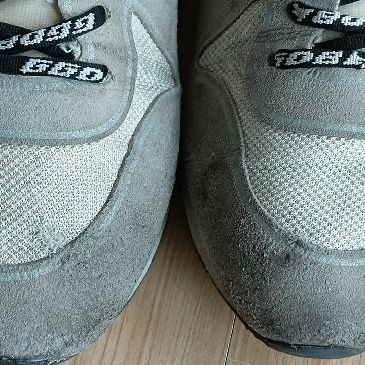 [BUNJANG] Golden Goose Running Sneakers Grey/Yellow Size 43 / 골든구스 러닝 스니커즈 그레이/옐로우43