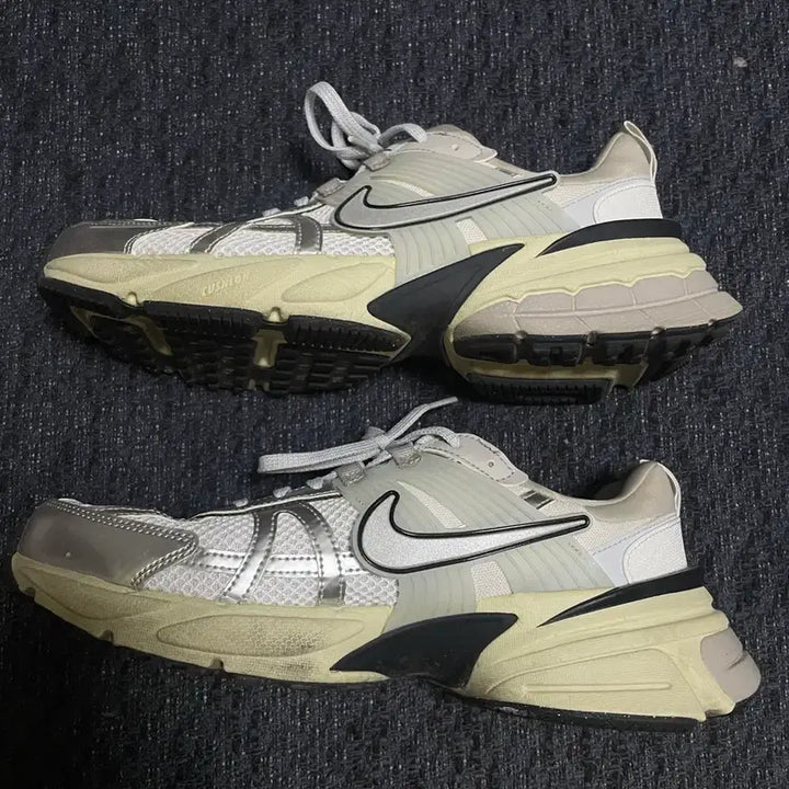 [BUNJANG] Nike V2K Run Summit White 270 / 나이키v2k런 서밋 화이트 270 새상품급 판매