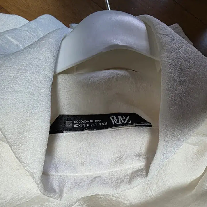 [BUNJANG] ZARA Puff Sleeve Blouse / 자라 퍼프소매 블라우스