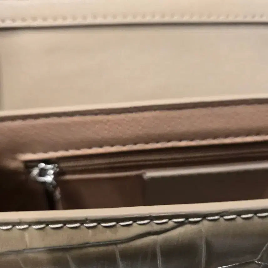 [BUNJANG] Natural Leather Beige Crocodile Pattern Tote Shoulder Bag / 천연가죽 베이지 악어패턴  토트 숄더백 새제품