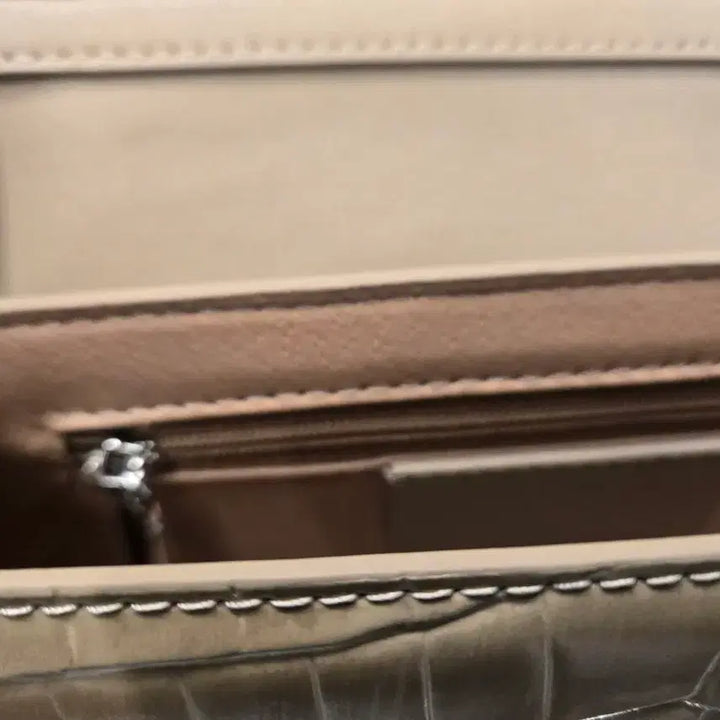 [BUNJANG] Natural Leather Beige Crocodile Pattern Tote Shoulder Bag / 천연가죽 베이지 악어패턴  토트 숄더백 새제품