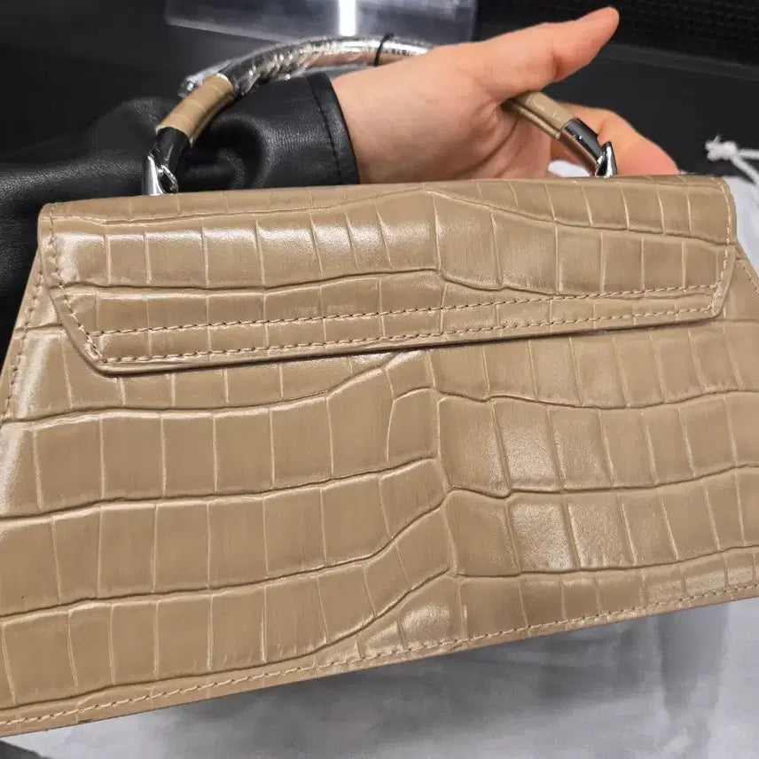 [BUNJANG] Natural Leather Beige Crocodile Pattern Tote Shoulder Bag / 천연가죽 베이지 악어패턴  토트 숄더백 새제품