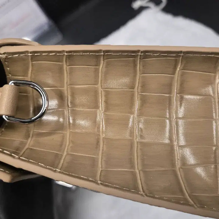 [BUNJANG] Natural Leather Beige Crocodile Pattern Tote Shoulder Bag / 천연가죽 베이지 악어패턴  토트 숄더백 새제품