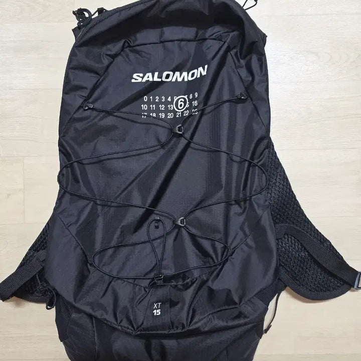[SOLD OUT] 25FW 메종마르지엘라 MM6 X 살로몬 XT- 15 백팩 SB6WA00