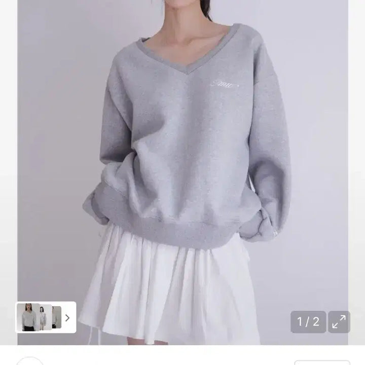 [BUNJANG] Inner Museum Lettering Deep V-Neck Sweatshirt Melange Gray / 이너뮤지엄 레터링 딥 브이넥 스웻셔츠 멜란지그레이 양기모