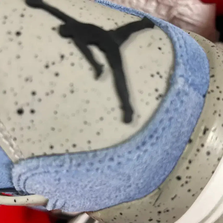 [BUNJANG] Nike Jordan 4 University Blue Sneakers / 235) 조던4 유니버시티 블루 크림