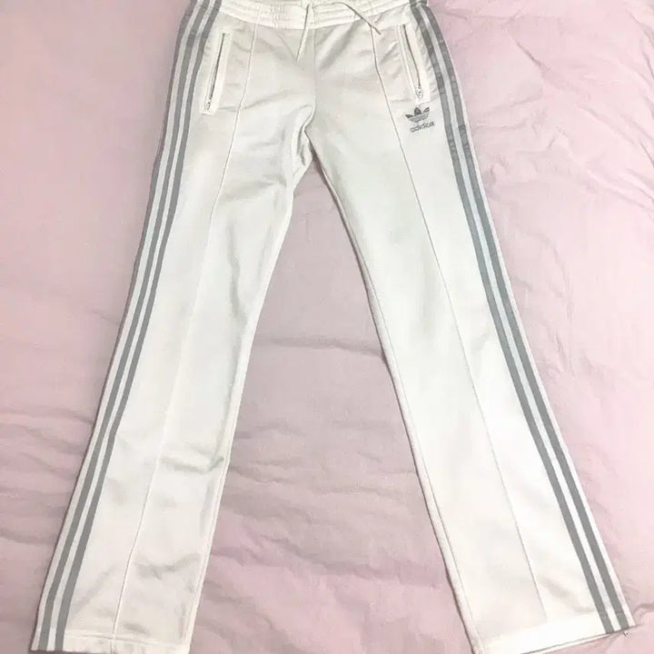 [BUNJANG] Adidas White Silver Training Track Pants / 아디다스 화이트 실버 트레이닝 트랙 팬츠 85 츄리닝 바지 갸루 빈티지