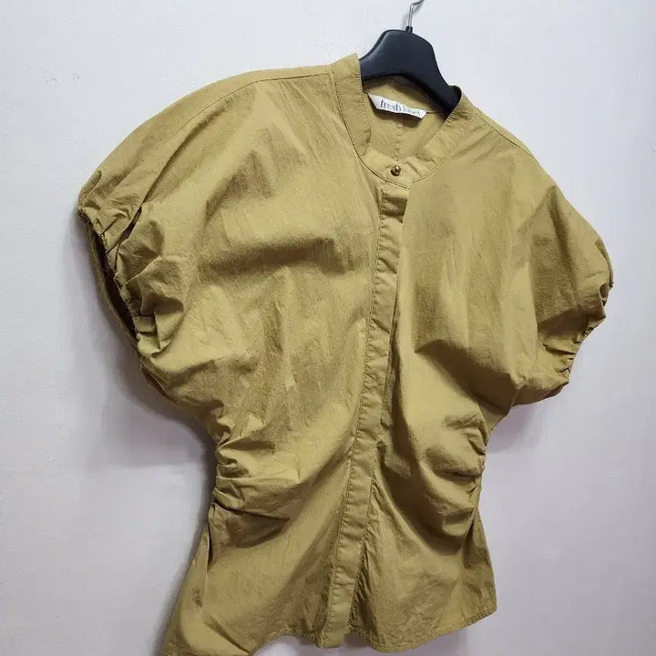 [BUNJANG] Fresh Label Nuts Shirring Blouse / 24년 프레쉬라벨 넛츠 셔링 블라우스
