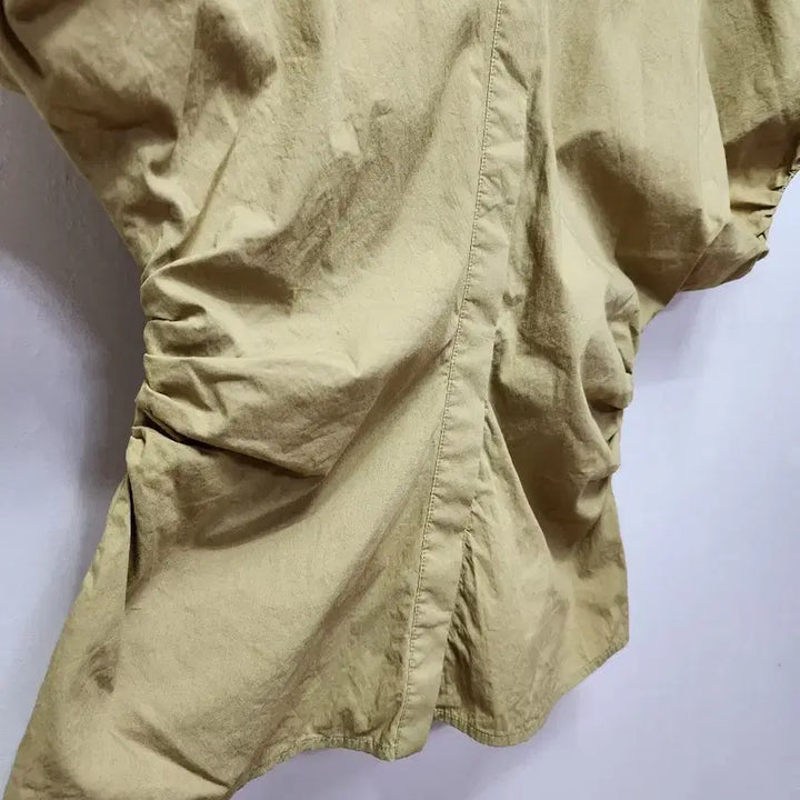 [BUNJANG] Fresh Label Nuts Shirring Blouse / 24년 프레쉬라벨 넛츠 셔링 블라우스