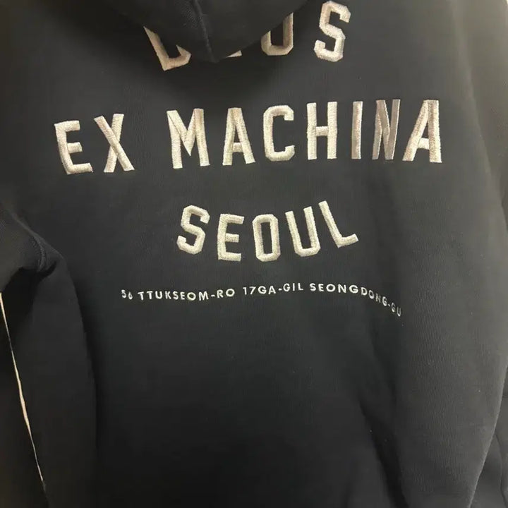 [BUNJANG] Deus Hooded Zip-up Black M / 데우스 후드집업 블랙 M