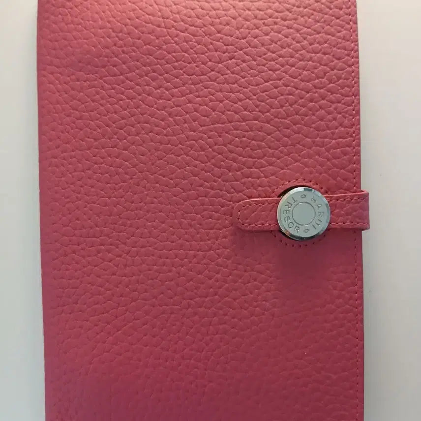 [BUNJANG] Hardy Tresor Hot Pink Skinny Passport Wallet / 하디트레졸 핫핑크 스키니 여권지갑