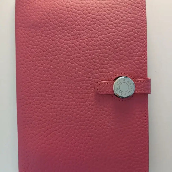 [BUNJANG] Hardy Tresor Hot Pink Skinny Passport Wallet / 하디트레졸 핫핑크 스키니 여권지갑