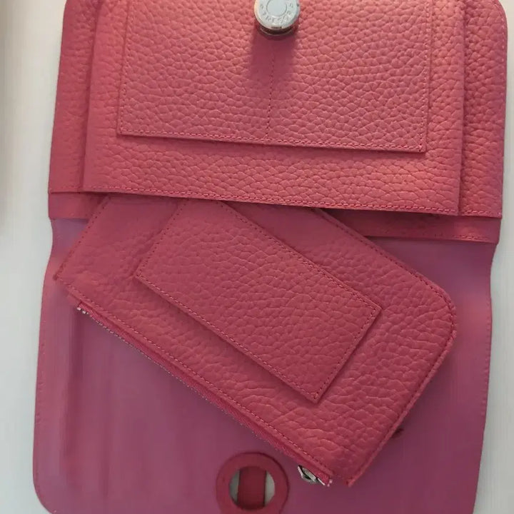 [BUNJANG] Hardy Tresor Hot Pink Skinny Passport Wallet / 하디트레졸 핫핑크 스키니 여권지갑