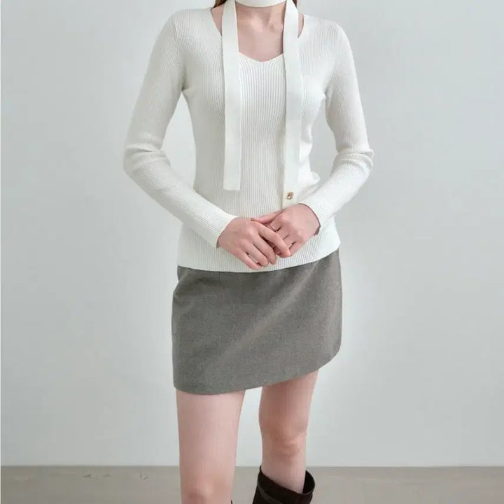 [BUNJANG] Mongdol V-Neck Slim Ribbed Knit Top / 몽돌 브이넥 슬림 골지 니트 탑
