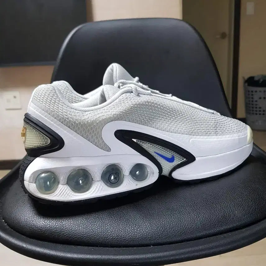 [BUNJANG] Nike Air Max Gray Sneakers (285mm) / 나이키 운동화 회색 에어맥스 스타일 285