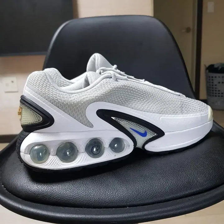 [BUNJANG] Nike Air Max Gray Sneakers (285mm) / 나이키 운동화 회색 에어맥스 스타일 285