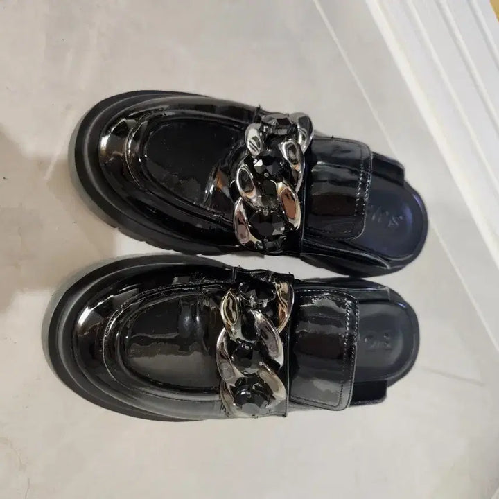 [BUNJANG] SUECOMMA BONNIE Black Chain Detail Heels / 슈콤마보니250.(38사이즈)