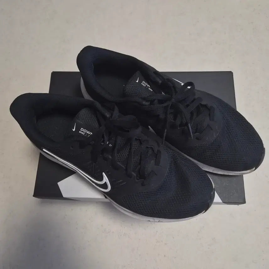 [BUNJANG] Nike Downshifter 11 Running Shoes (Size 265) / 나이키 가벼운 러닝화 운동화 265 사이즈