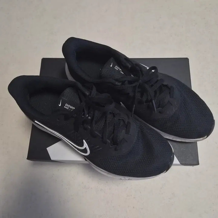 [BUNJANG] Nike Downshifter 11 Running Shoes (Size 265) / 나이키 가벼운 러닝화 운동화 265 사이즈
