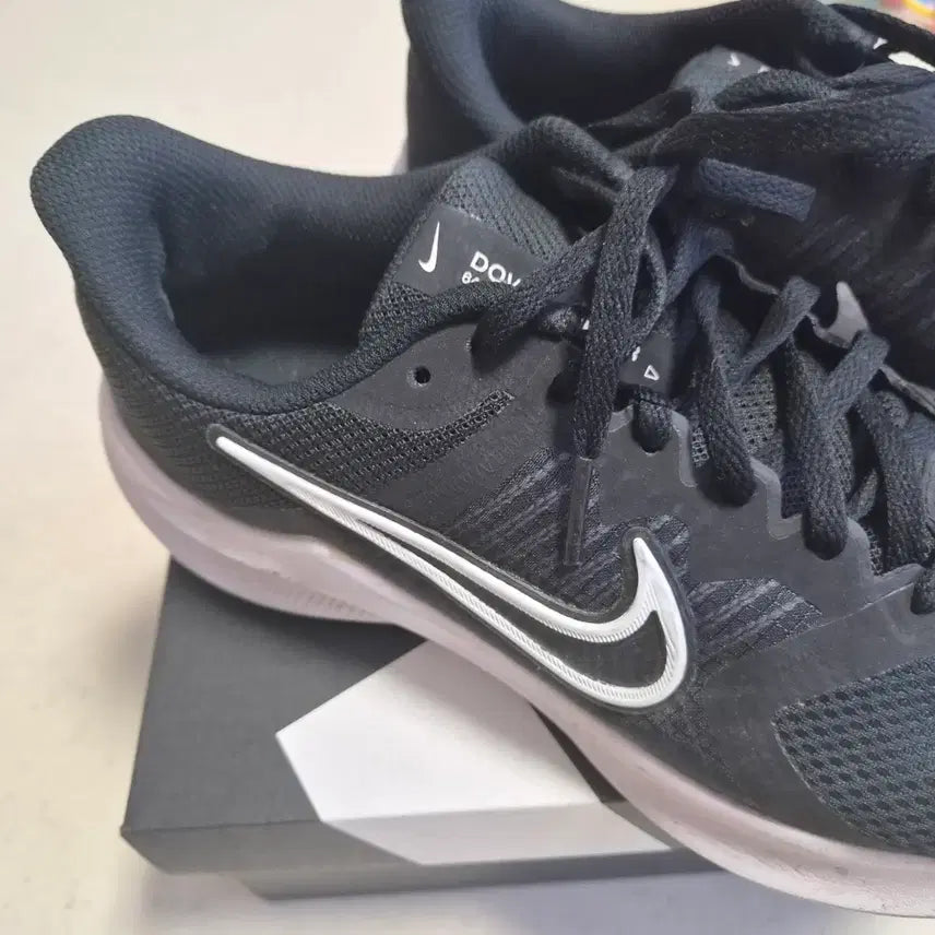 [BUNJANG] Nike Downshifter 11 Running Shoes (Size 265) / 나이키 가벼운 러닝화 운동화 265 사이즈