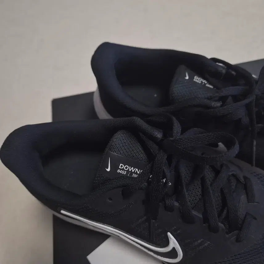 [BUNJANG] Nike Downshifter 11 Running Shoes (Size 265) / 나이키 가벼운 러닝화 운동화 265 사이즈