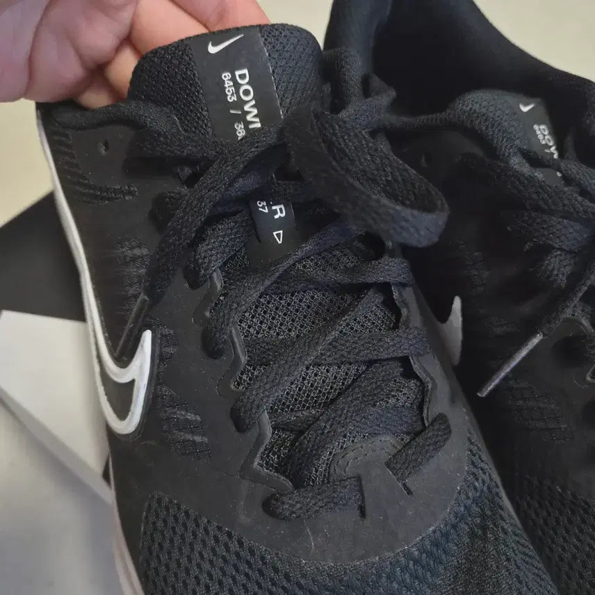 [BUNJANG] Nike Downshifter 11 Running Shoes (Size 265) / 나이키 가벼운 러닝화 운동화 265 사이즈