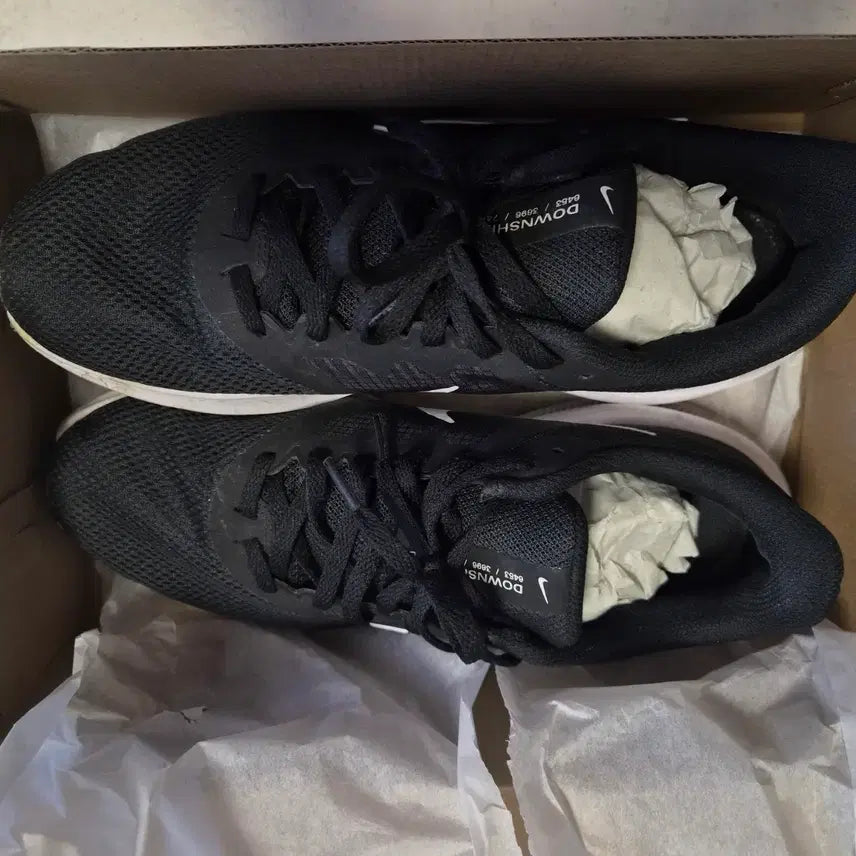 [BUNJANG] Nike Downshifter 11 Running Shoes (Size 265) / 나이키 가벼운 러닝화 운동화 265 사이즈