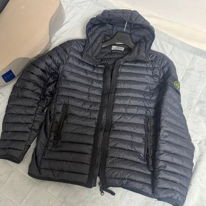 [BUNJANG] Stone Island Lightweight Padded Jacket / 23fw 스톤아일랜드 경량패딩