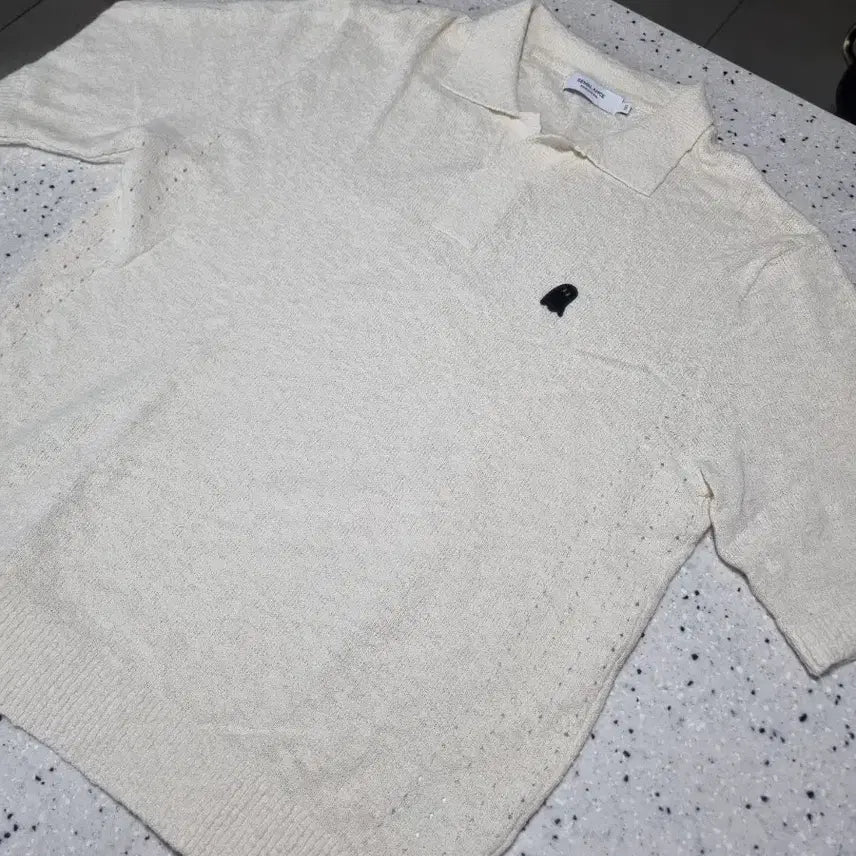 [BUNJANG] ZIOSONGZIO Boucle Open Collar Knit T-shirt / 지오송지오 엠블런스 부클 오픈 카라 니트 티셔츠 105