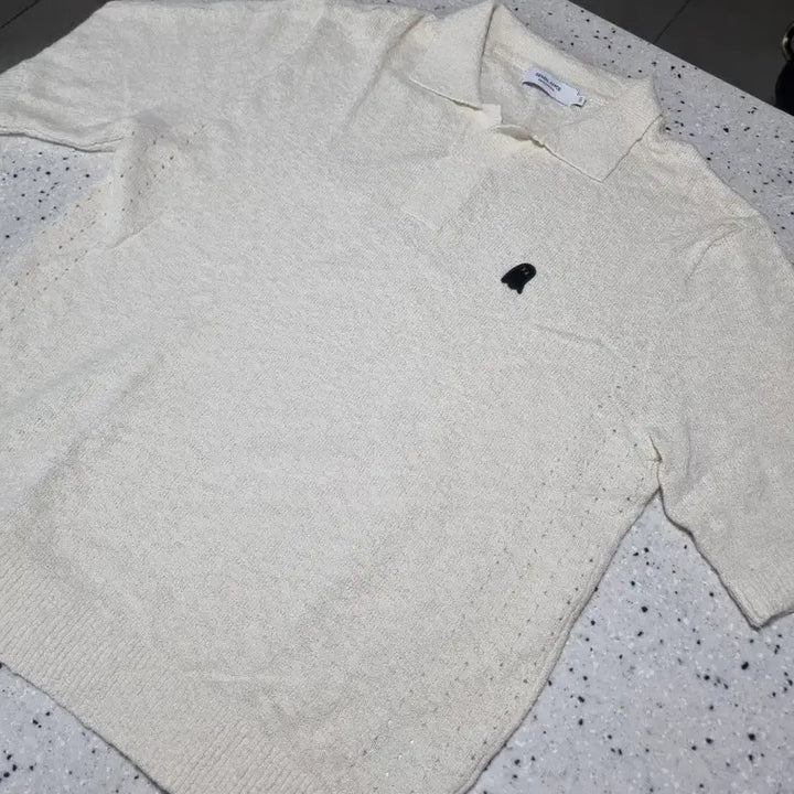 [BUNJANG] ZIOSONGZIO Boucle Open Collar Knit T-shirt / 지오송지오 엠블런스 부클 오픈 카라 니트 티셔츠 105