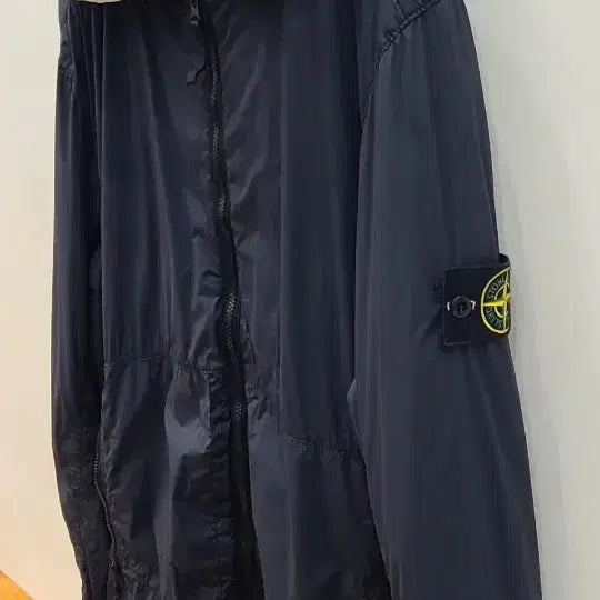 [BUNJANG] 스톤아일랜드 스킨터치 후드바람막이 XL 105~110 / 스톤아일랜드 스킨터치 후드바람막이 XL 105~110