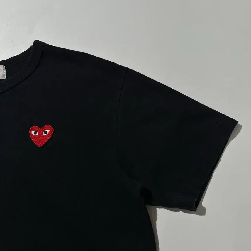 [SOLD OUT] [XL,매장판] 꼼데가르송 플레이 하트와펜 반팔 티셔츠 블랙