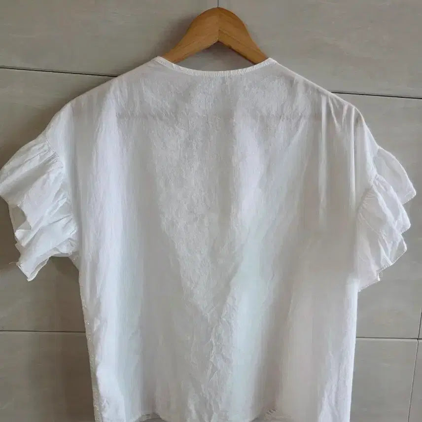 [BUNJANG] White Eyelet Blouse Short Sleeve Lace Punching / 화이트 아일렛 블라우스 반팔 레이스 펀칭