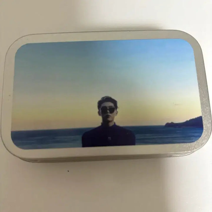[BUNJANG] Choi Hyun Wook Tin Case &amp; Sticker Set / 최현욱 틴케이스+스티커