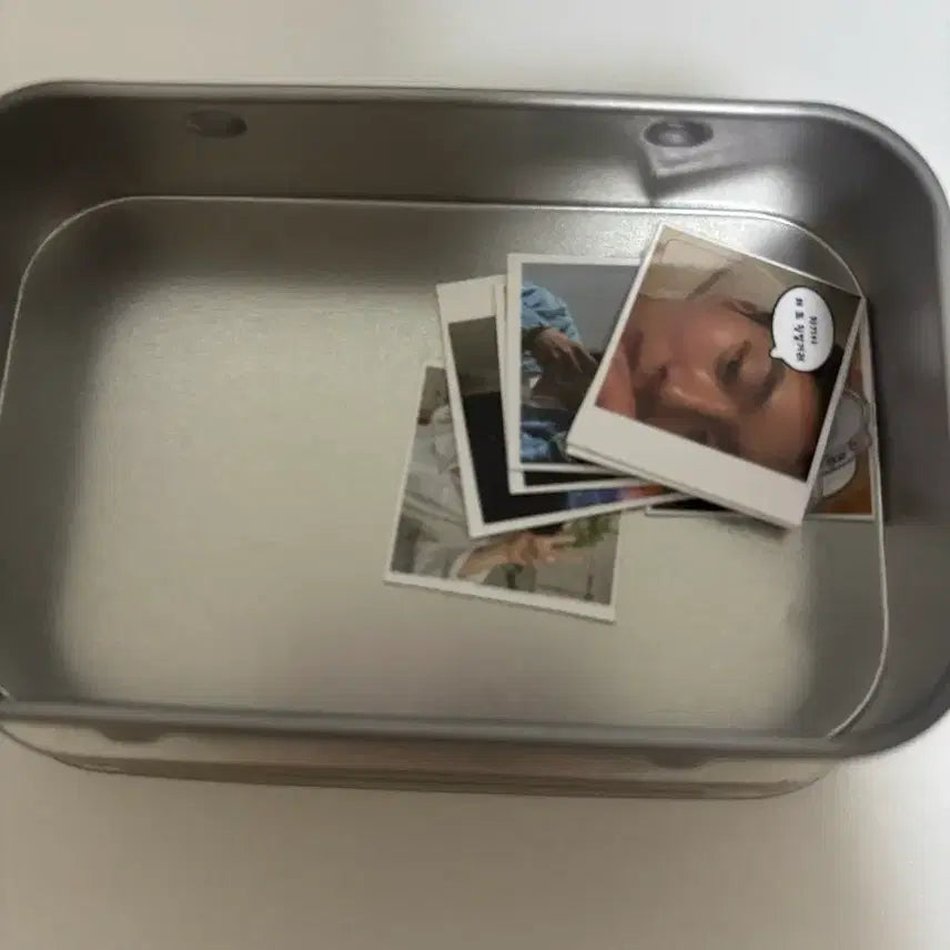 [BUNJANG] Choi Hyun Wook Tin Case &amp; Sticker Set / 최현욱 틴케이스+스티커