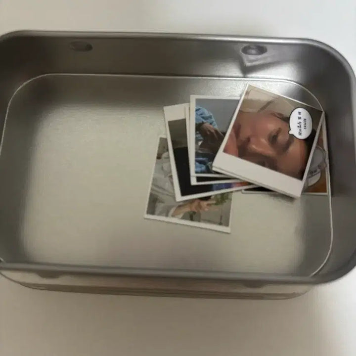 [BUNJANG] Choi Hyun Wook Tin Case &amp; Sticker Set / 최현욱 틴케이스+스티커