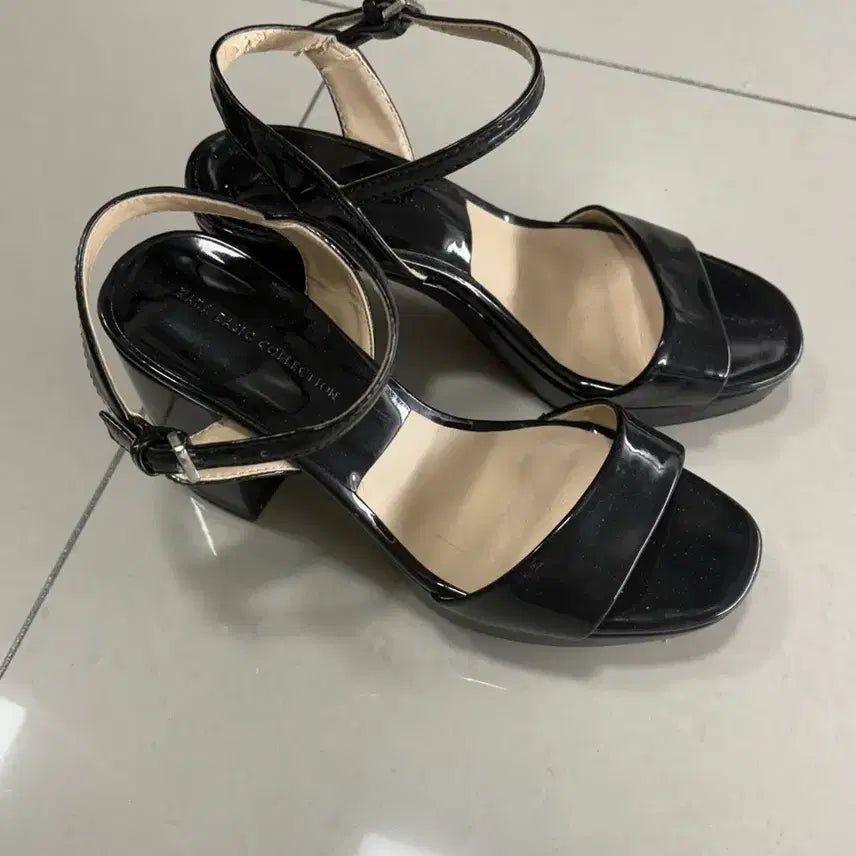 [BUNJANG] Black Enamel Heel Sandals / 블랙 에나멜 힐 샌들