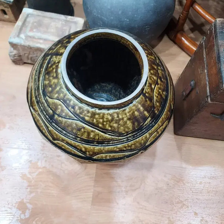 [BUNJANG] Ancient Seaganjoo Pottery Jar with Wave Pattern / 석간주 항아리