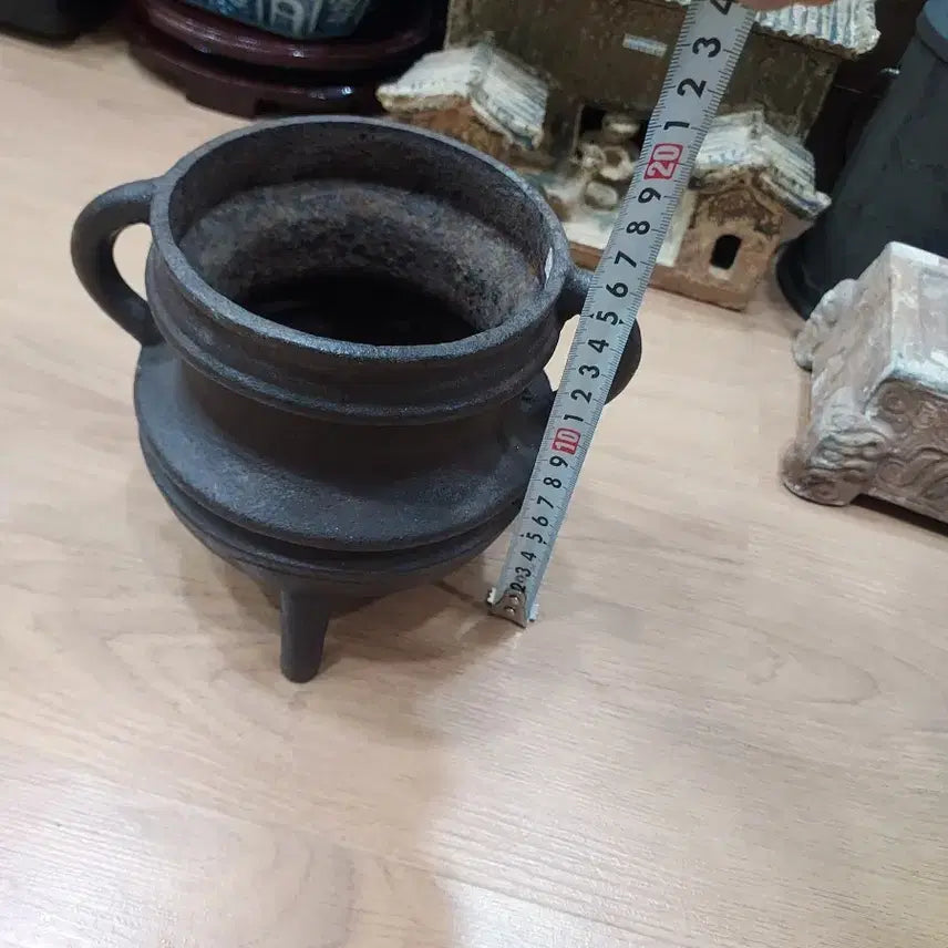 [BUNJANG] Antique Iron Tripod Brazier / 무쇠 3족 화로