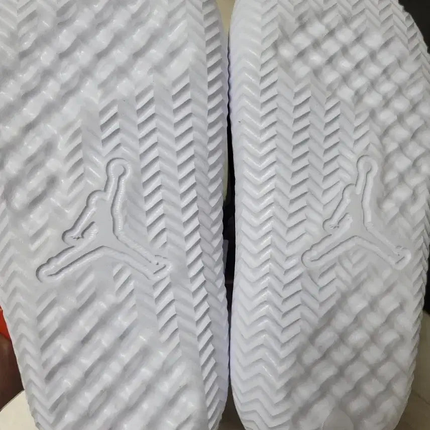 [BUNJANG] Jordan Slippers US 4Y (230mm) New / 조던 슬리퍼 US 4Y (230mm) 새상품