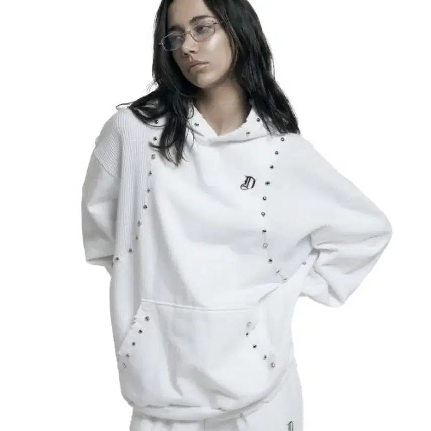 [BUNJANG] ODOR Grunge Studded Hoodie White / 오도어 그런지 스터드 후드 화이트