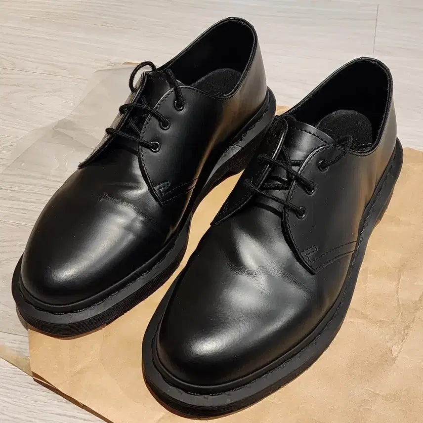 [SOLD OUT] 닥터마틴 1461 모노 블랙 더비 260