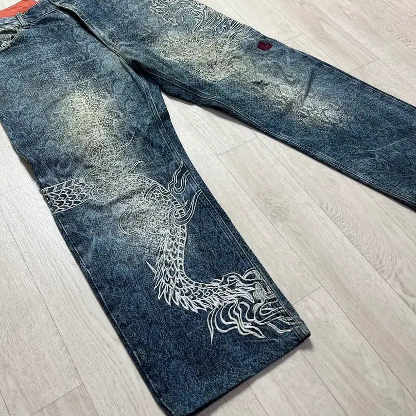 [BUNJANG] Karakuri Tamashii Vampi Dragon Embroidered Denim Pants / 카라쿠리 타마시 뱀피 용자수 데님팬츠