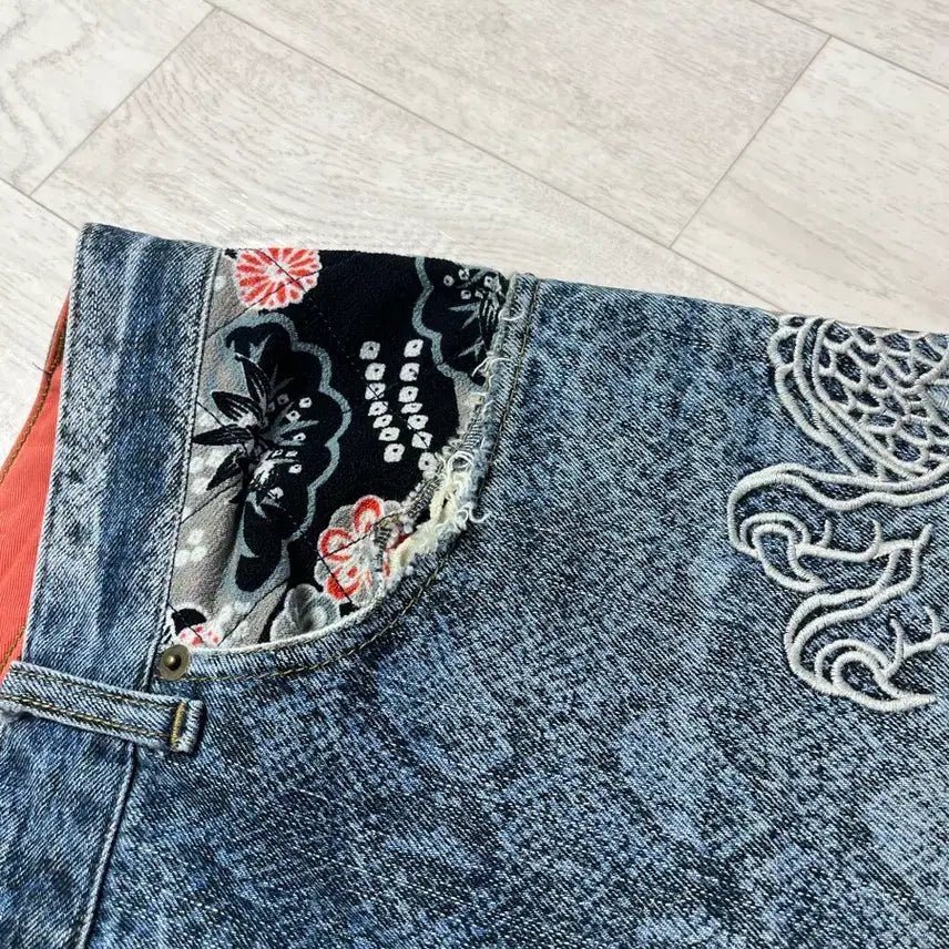 [BUNJANG] Karakuri Tamashii Vampi Dragon Embroidered Denim Pants / 카라쿠리 타마시 뱀피 용자수 데님팬츠
