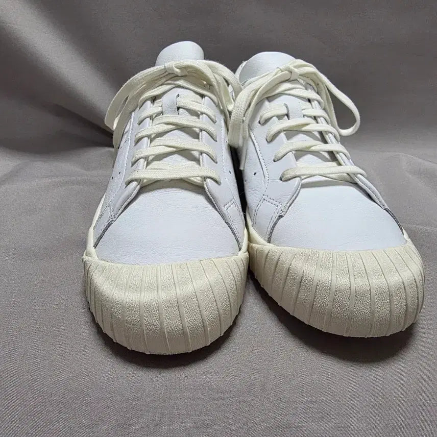 [BUNJANG] Adidas Everlin Classic Sneakers / 아디다스 에버린 클래식 스니커즈 [255mm]