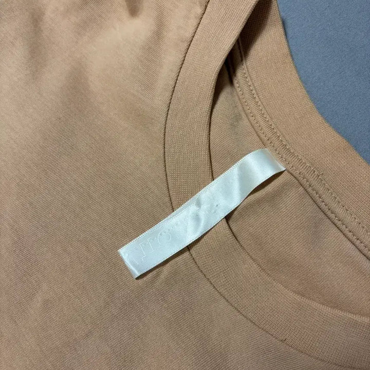 [BUNJANG] Cottweiler Logo T-Shirt Beige / cottweiler 코트와일러 반팔 티셔츠 베이지