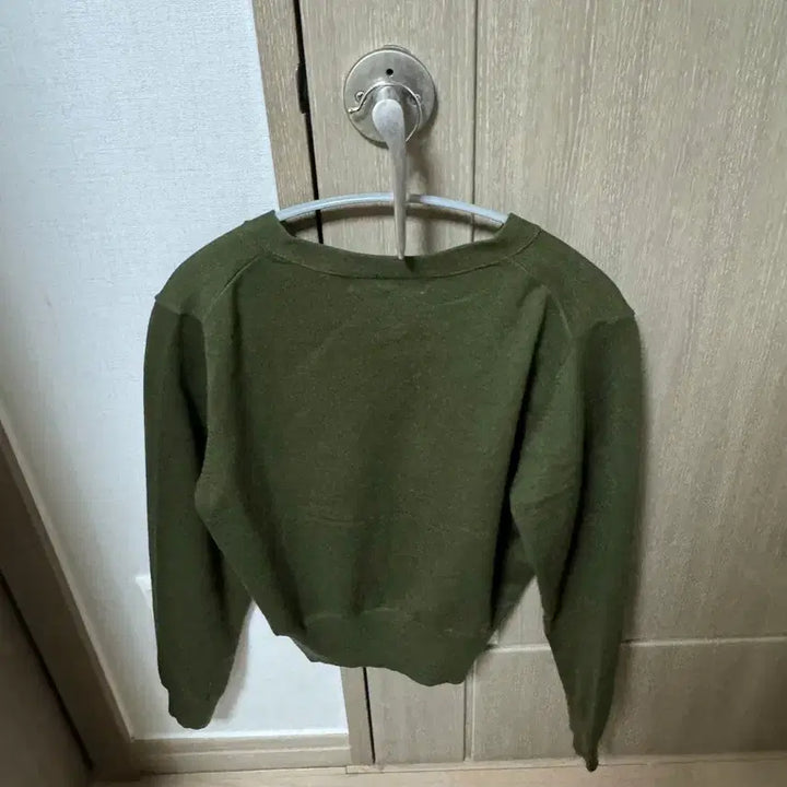 [SOLD OUT] (새상품) 제너럴아이디어 에센셜 가디건 카키 스몰